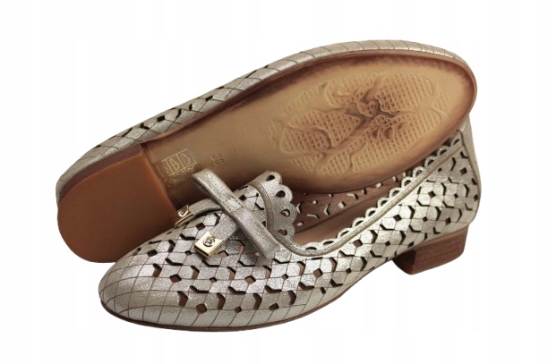 fa84adeb4945b7bb8ad75940b6ded6346d453feeb16c6fa2b67fe80328bac7edb09856ac40dd7f206c029f84a78dc2b03ce0bb8825560580c1e4e26bce1ccd1dd9e52cb2ca1ba6d9b4363bb93194afd8 Mokasyny-Damskie-Boccato-010-1700-r-36-Zlote-WLOSKIE-Azurowe-Kolor-bezowy