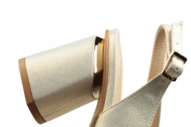 51645e1e814a814a61dbf37204d5dbd6889bf0968ca39b7669bdce0b8a2807c81d91d1dc8eb150e264968b208cb327e69f380f8238e7ee01696393503841d67b328f227286661dba11389302c80dbdd4 Sandaly-Boccato-1035-254-r-40-Zlote-WLOSKIE-Eleganckie-WYJSCIOWE-Kolor-zloty